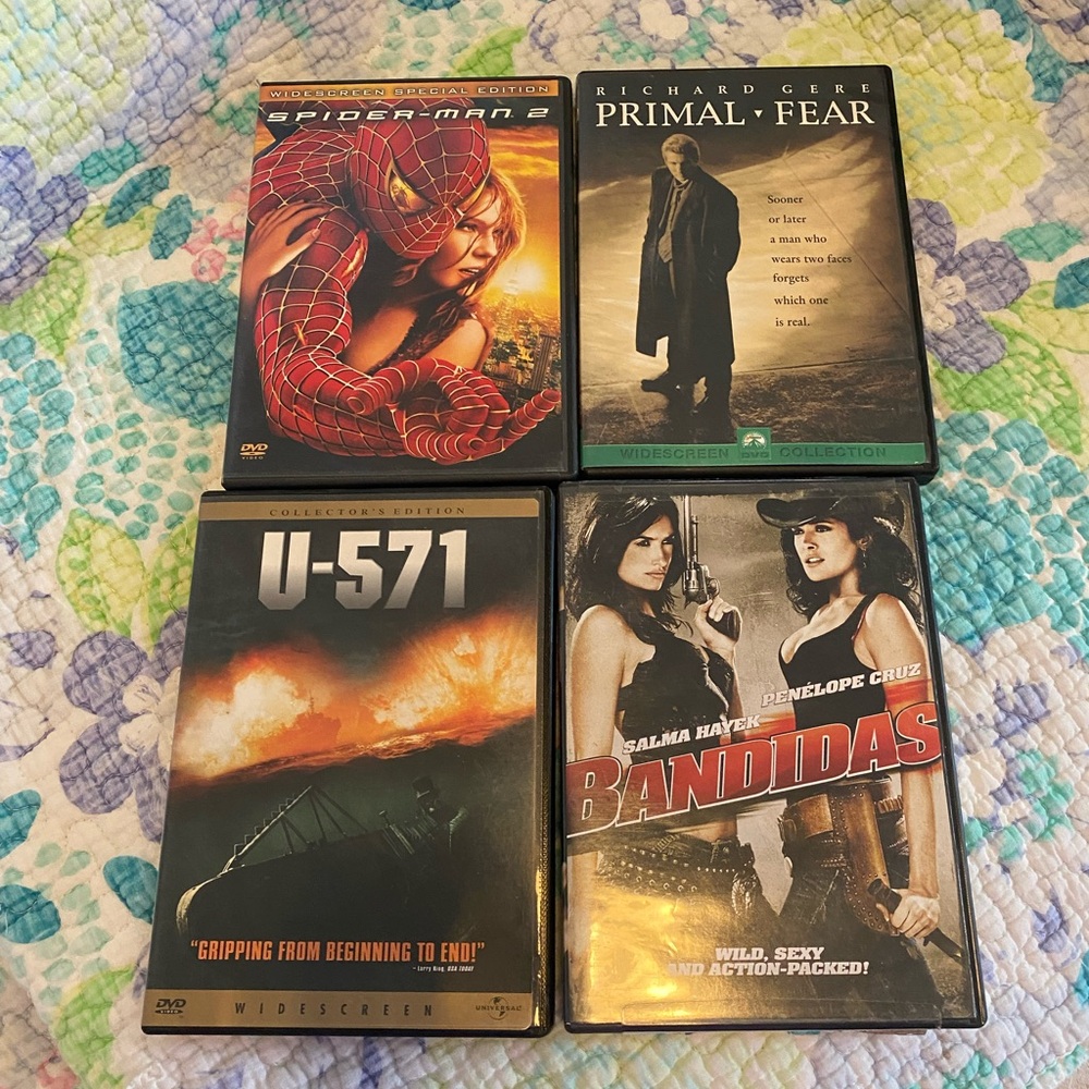4 DVDs